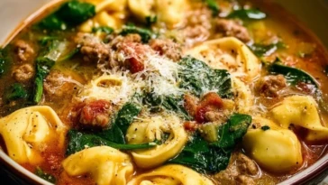 Sausage Tortellini Soup with Spinach & Fennel